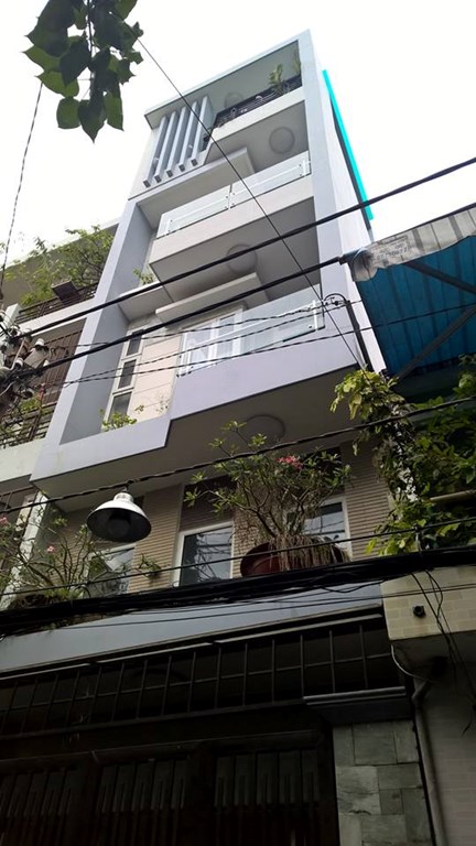 Bán nhà mt hoàng sa, p. Tân định, q.1. Dt: 4x15m. Giá: 9,2 tỷ