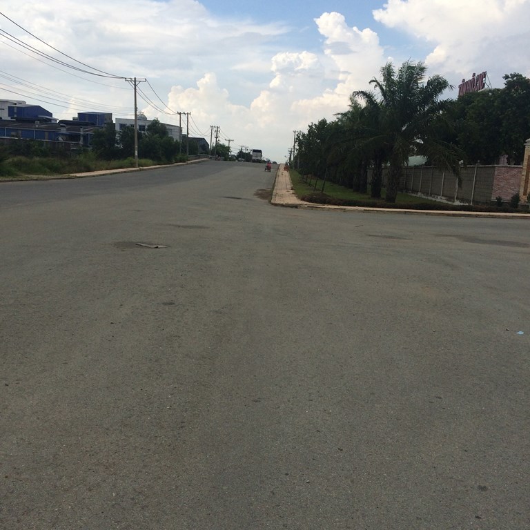 Bán gấp đất thổ cư 5x21m đường Tỉnh Lộ 10, H.Bình Chánh sổ riêng 230 triệu