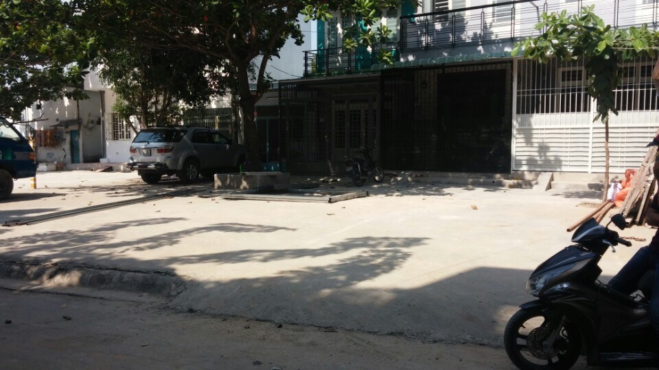 Đất MT đường 42 , gần bệnh viện Quận 2 ,bình trưng tây giá 2,2 tỷ TL