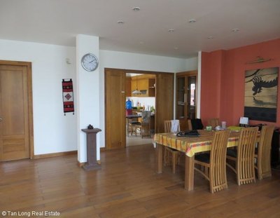 Cần bán nhà phố mặt tiền đường Hoàng Sa Q.3, dt: 70m2, 3 tầng, nhà đẹp.