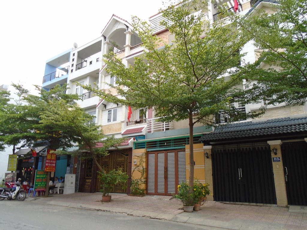 Bán nhà NT Bình Triệu, 1T, 3L, ST, 5PN, 6WC, nội thất cao cấp - giá 3,4 tỷ