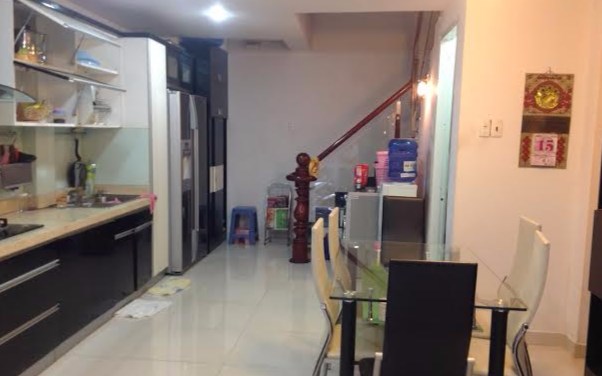 Bán nhà Mặt Tiền quận Tân Bình , phường 4 đường Thăng Long DT: 3,3 x36 .