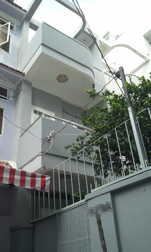 Bán nhà mt hoàng sa, p. Tân định, q.1. Dt: 4x15m. Giá: 9 tỷ