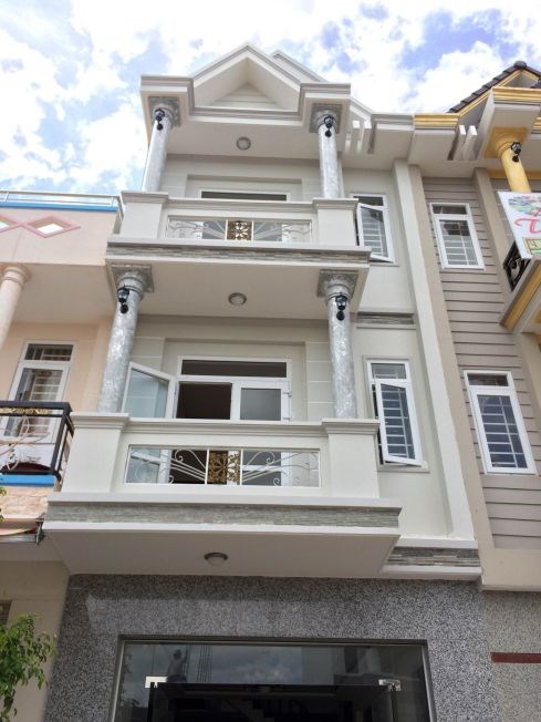 Bán Nhà 1Trệt 3Lầu Phạm Văn Đồng, Thiết kế hiện đại, Nội thất cực chất, SHR