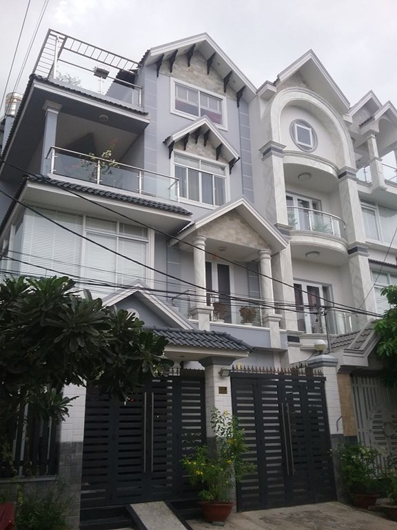 Bán căn nhà có diện tích 4 x 15 giá 3,35 tỷ