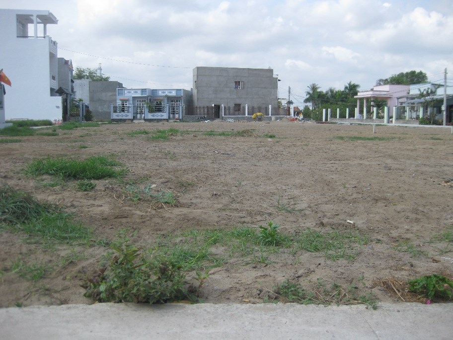 Đất ngay trung tâm hành chính 32m x 120m = 3840 m, đường nhựa 20m