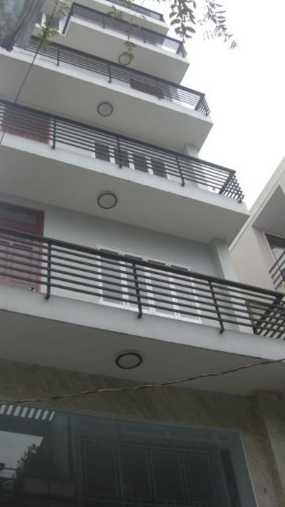 Bán nhà MT Trần Nhân Tôn, Q.10, khu TT đông đúc, nhiều tiện ích, giá tốt