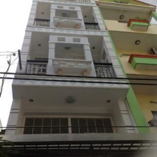Bán nhà MT Hùng Vương, P.1, Q.10, DT: 4x18m. Giá: 12 tỷ