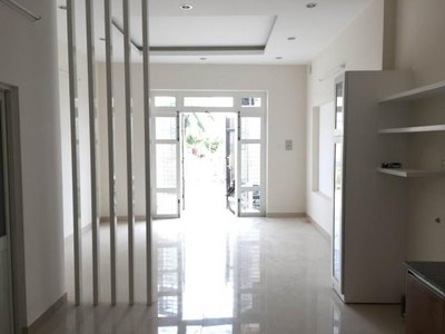 Bán nhà ngay ủy ban Long Trường, DTSD 81m2, giá 1,1 tỷ, 1 trệt, 1 lầu