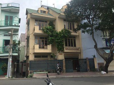 Bán Villa HXH Cao Thắng, Quận 3. DT: 14x14,5, xây Trệt, 2 lầu mới, 18 tỷ