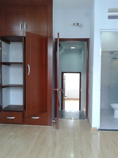 Bán nhà 1 trệt, 3 lầu, 4PN, 6WC giá 3.4 tỷ, gara xe hơi, gần NT Bình Triệu