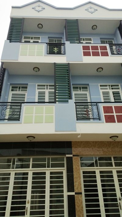 Bán nhà đẹp 1 trệt, 2 lầu, hẻm 6m, giá 850 triệu, Huỳnh Tấn Phát, KP 7, TT