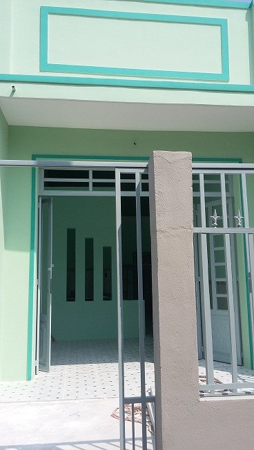 Bán nhà DT : 4 x 13 giá 400 triệu,nhà mới xây vào ở ngay