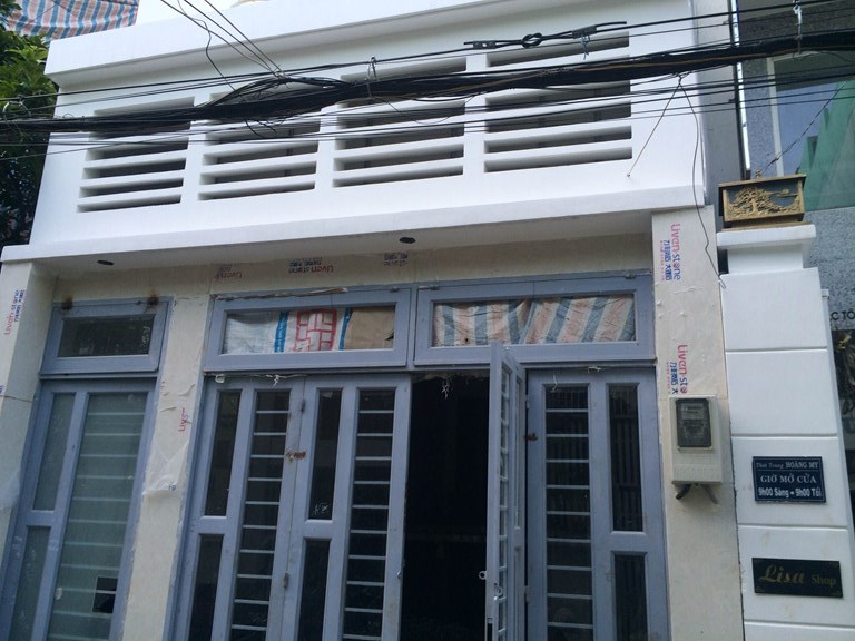 bán nhà mặt tiền 5 lầu,thang máy.Phó Đức Chính.Q1.DT:4,5x17,5m.giá18 tỷ