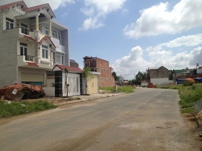 Cần bán gấp lô đất đẹp 117,4m2, sổ đỏ riêng, xã Tân Quý Tây, h.Bình Chánh