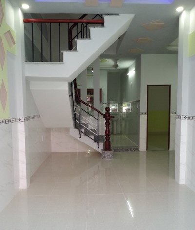 Bán nhà đúc 2 lầu quận 12 có 6 phòng ngủ giá 1.3 tỷ.