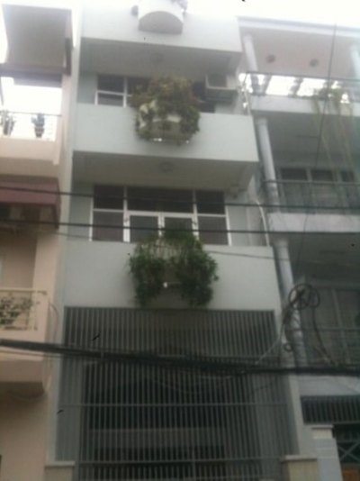 Bán nhà: Nhà MT quận 1, đường Nguyễn Văn Cừ phường Cầu Ông Lãnh DT 3.9x11m
