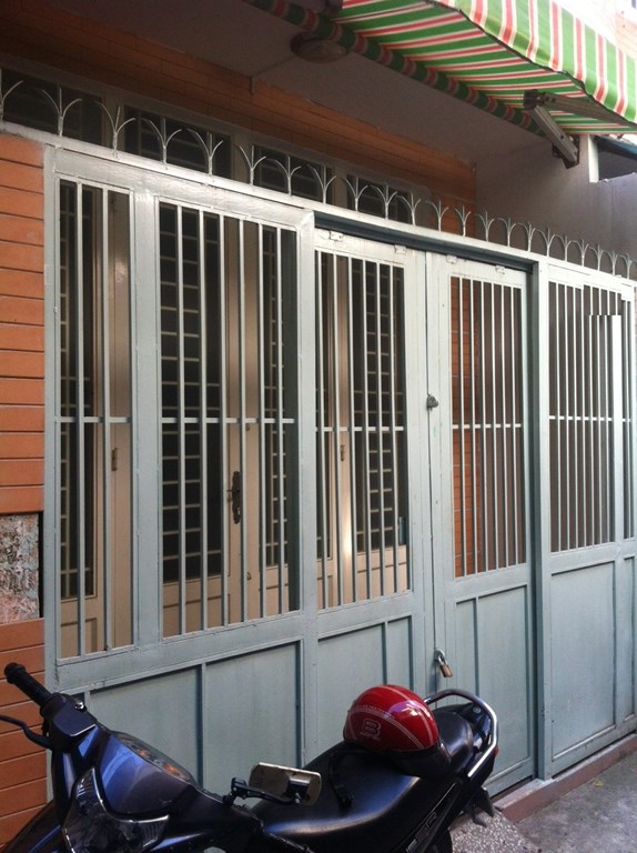 Bán gấp hẻm CMT8, P.4 TB. Dt 3.5x10m(NH 5m)