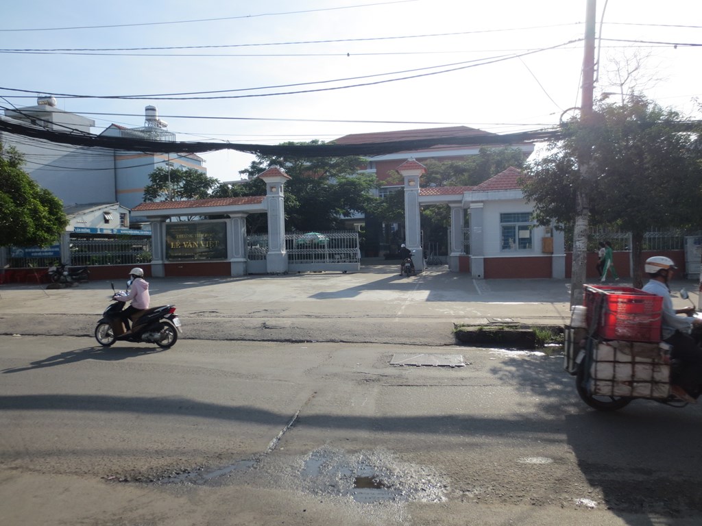 Bán nhà 2 tấm MT đường 311, Hiệp Phú q9. Chỉ 1,8 tỷ/56m2