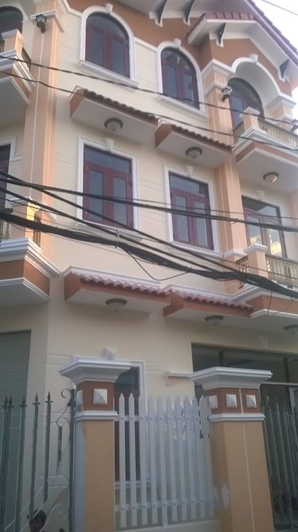 Nhà phố 2MT đường Huỳnh Tấn Phát, tặng full nội thất, giá 2 tỷ 450 triệu