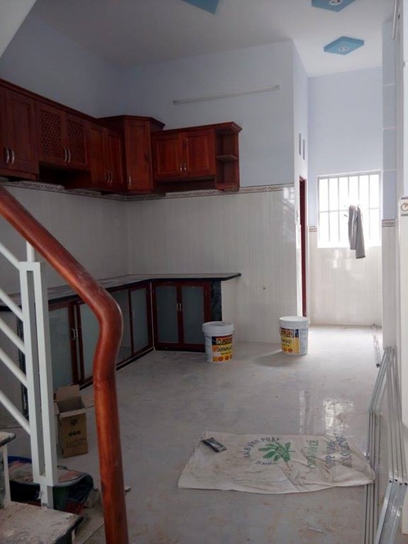 Bán gấp căn nhà ngay UBND Phước Kiểng Nhà Bè, DTSD 85 m2, giá 1.05 tỷ