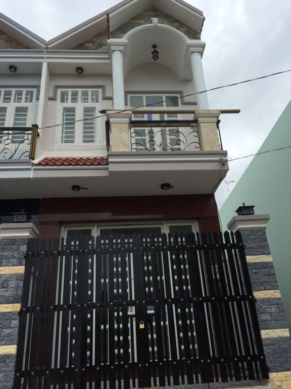 Bán nhà phố giá rẻ : Mặt Tiền Lý Chính Thắng , P . 8 . Q .3 :