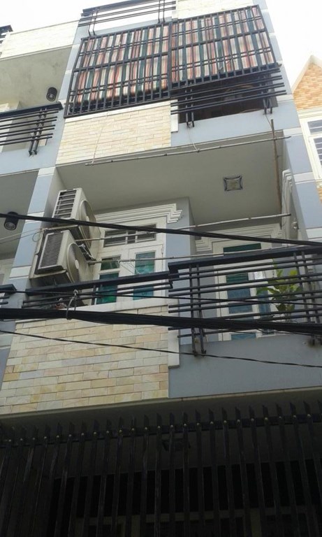 Bán nhà : Bán gấp Nhà MT Đ. Hoàng Sa, P11, Q3