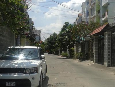 Bán biệt thự đường Hoàng Hoa Thám, dt 10,2 x 20, 2 lầu + st, mới đẹp