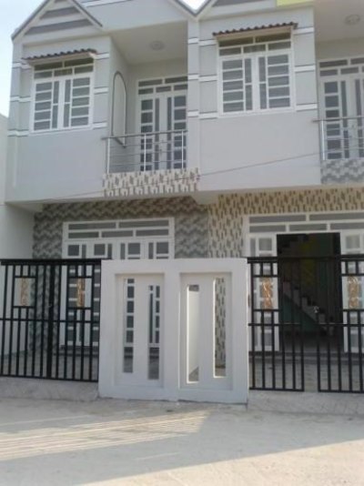 bán NHÀ MT đường 102 ngay lê văn việt