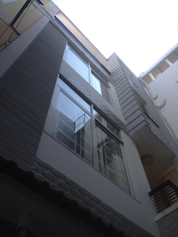 139/34 Phan Đăng Lưu 5,5x8 1 trệt 3 lầu mới ở liền 3,3 tỷ