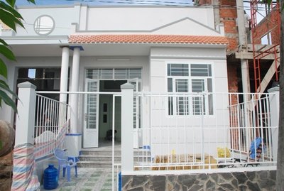 Nhà c4 52 m2/645 tr /shr2015 chính chủ Ngay Trường THPT Nguyễn Văn Tăng Q9
