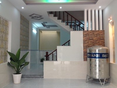 Bán nhà CMT8, P.15, Q.10, Dt 3.7x11(NH 4.8m), hướng Đông Bắc, giá 2.35 tỷ/T