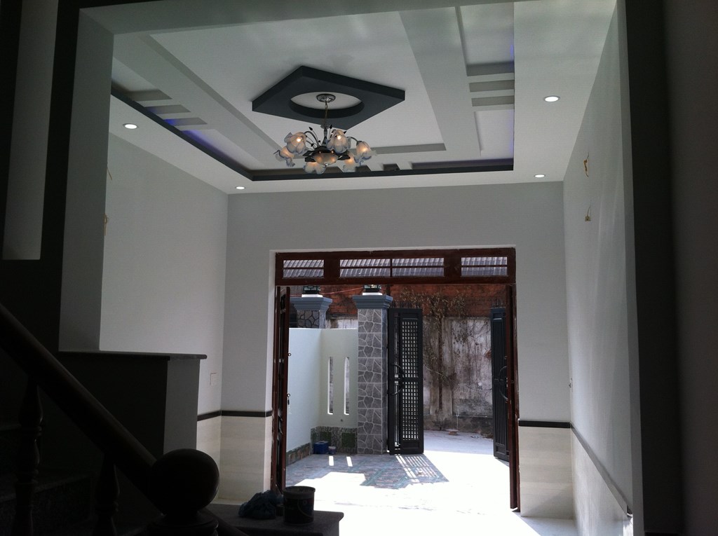 Bán gấp nhà MT Nguyễn Văn Cừ. DT: 3,9m x 11,5m. 3 lầu, ST. Giá 11 tỷ