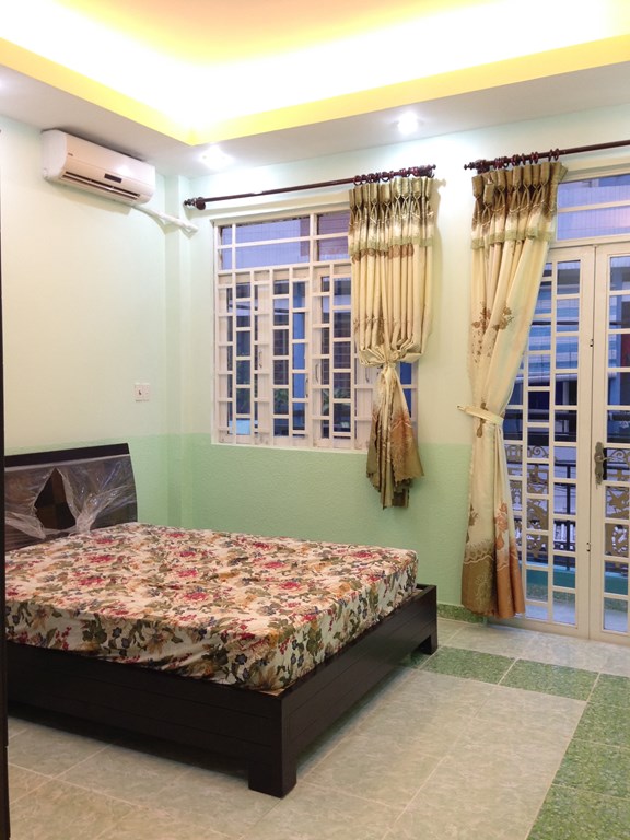 Bán nhà hẻm Huỳnh Văn Bánh, p11,Q.Phú Nhuận dt 3.5 x 10m, nhà trệt, lửng