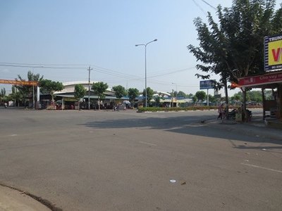 Bán đất khu dân cư Bình Chánh- mặt tiền đường- Dân cư an toàn, Bao ra Sổ