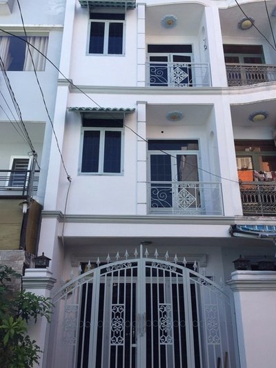 Chính Chủ - Bán gấp nhà mặt tiền hẻm xehơi 8m, 2 lầu, 4 p.ngủ, 1,8 tỷ