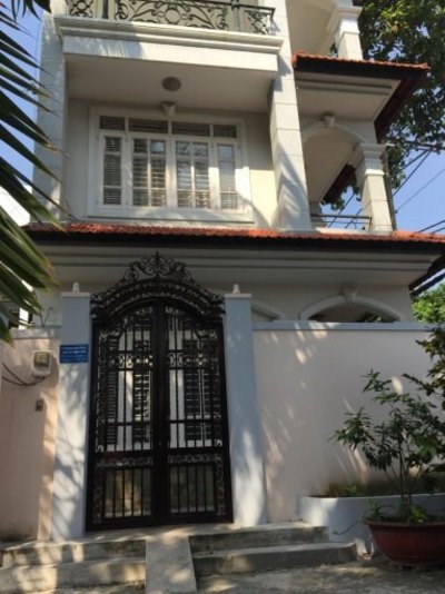 Bán nhà M.Tiền Nguyễn Đức Thuận, DT 4 x 20m, 1 trệt 3 lầu lệch tầng,sầm uất