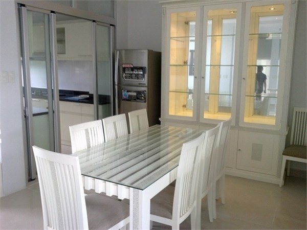 Nhà bán MT, Nguyễn Biểu, Phường 2, Quận 5. DT: 7.5x29, 4 lầu, hầm. Gía: 29.
