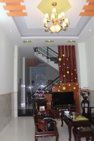 Bán nhà M.Tiền Hoàng Hoa Thám, DT 4 x 23 m , hầm +3 lầu , Sầm Uất