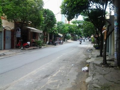 Bán biệt thự đường Cộng Hòa, dt 10,2 x 20, 2 lầu + st, mới đẹp