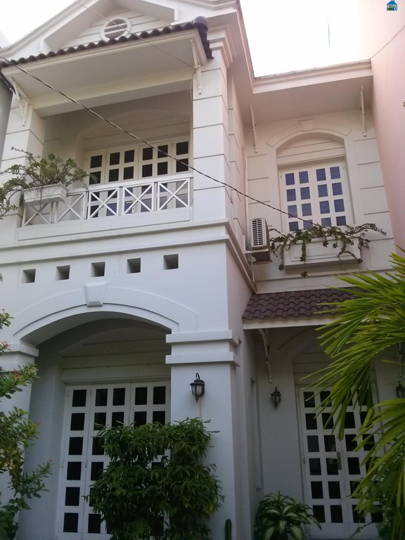 Bán nhà phố giống biệt thự mini HXH đường Trần Thánh Tông DT: 6X24m 2,38 tỷ