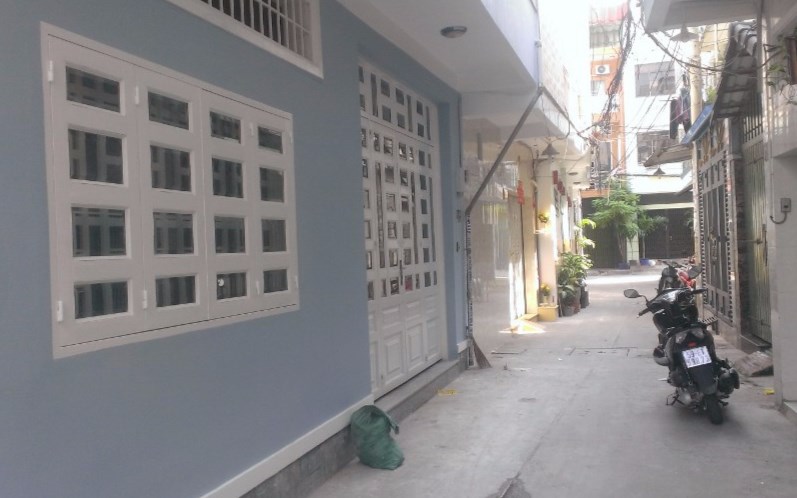 Bán nhà Q.TB -Nguyễn Hồng Đào, P.12, DT 4.2x10.5m giá 2,7 tỷ
