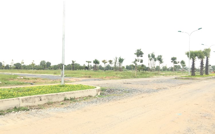 Bán đất giá rẻ, 700 tr/ nền, sổ đỏ riêng.