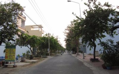 Bán gấp lô đất ngay đường Võ Văn Hát, Q.9