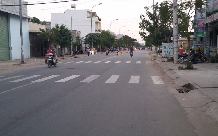 Bán nhà 6 x 19m, giá 3.6 tỷ, Dương Thị Mười