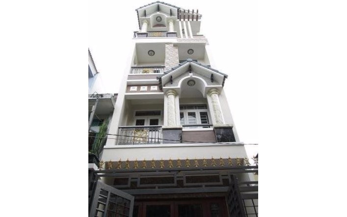 Bán nhà rộng mặt tiền đường CMT8 phường 2 quận 3