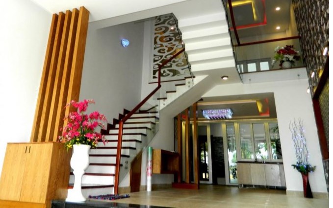 Bán nhà HXH Lê Văn Huân, p13. dt 4 x 18 m