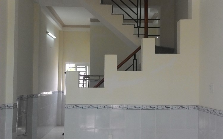 Nhà mới xây (3.4x12m) vào ở ngay tại đường Lê Văn