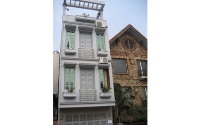 Bán nhà HXH: Trần Hung Đạo.P.Nguyễn Cư Trinh.Q.1