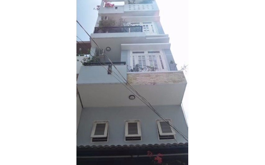 Bán nhà HXH đường Vườn Chuối P4, Q3. DT: 6,2x19m.